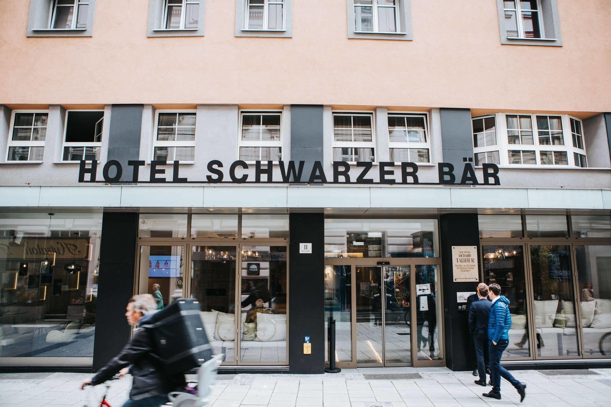 Schwarzer Bär Linz
